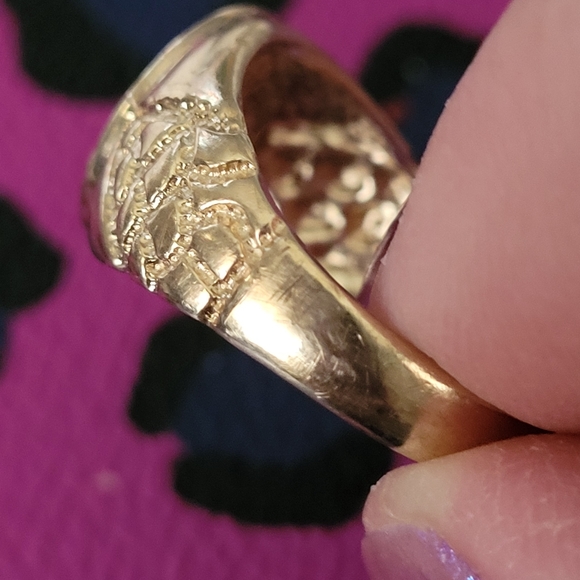 Signet mens initial "M" 10 kt. gold nugget ring - Picture 14 of 17